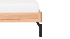 Karlsson Bed Sky Met Hoofdbord Hout En Poten Metaal -Slaapkamerserie Winkel Bed Sky beuken met hoofdbord hout en poot metaal 1